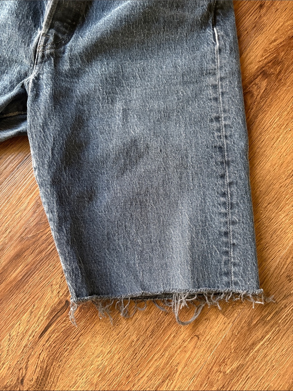 Levi’s Wedgie Upcycled Jorts 30” - Picture 5 of 5